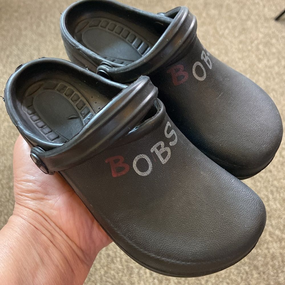 BOBS Kids Black ClogsโSize 13 Unisex